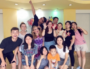 foreign-teachers-and-chinese-teachers-at-the-summer-camp